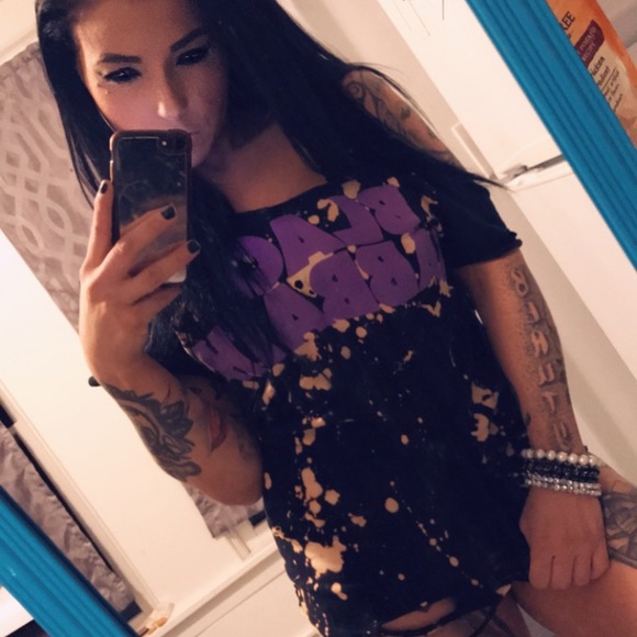 m e e t your f a v e vintage p o s h e r 👋🏼 - Picture 4 of 8